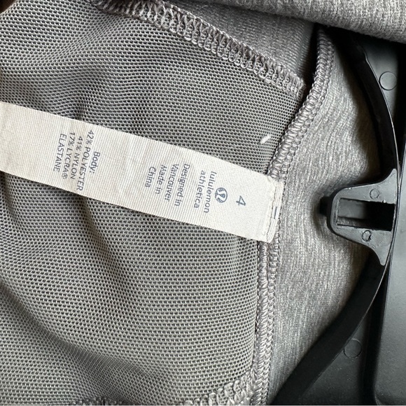 Lululemon grey define jacket size 4 - Picture 5 of 5